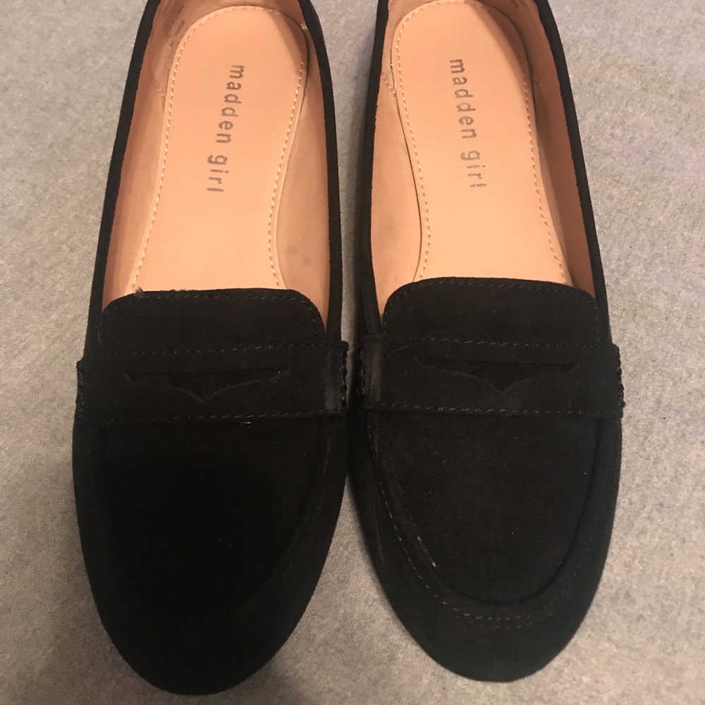 Black dress flats